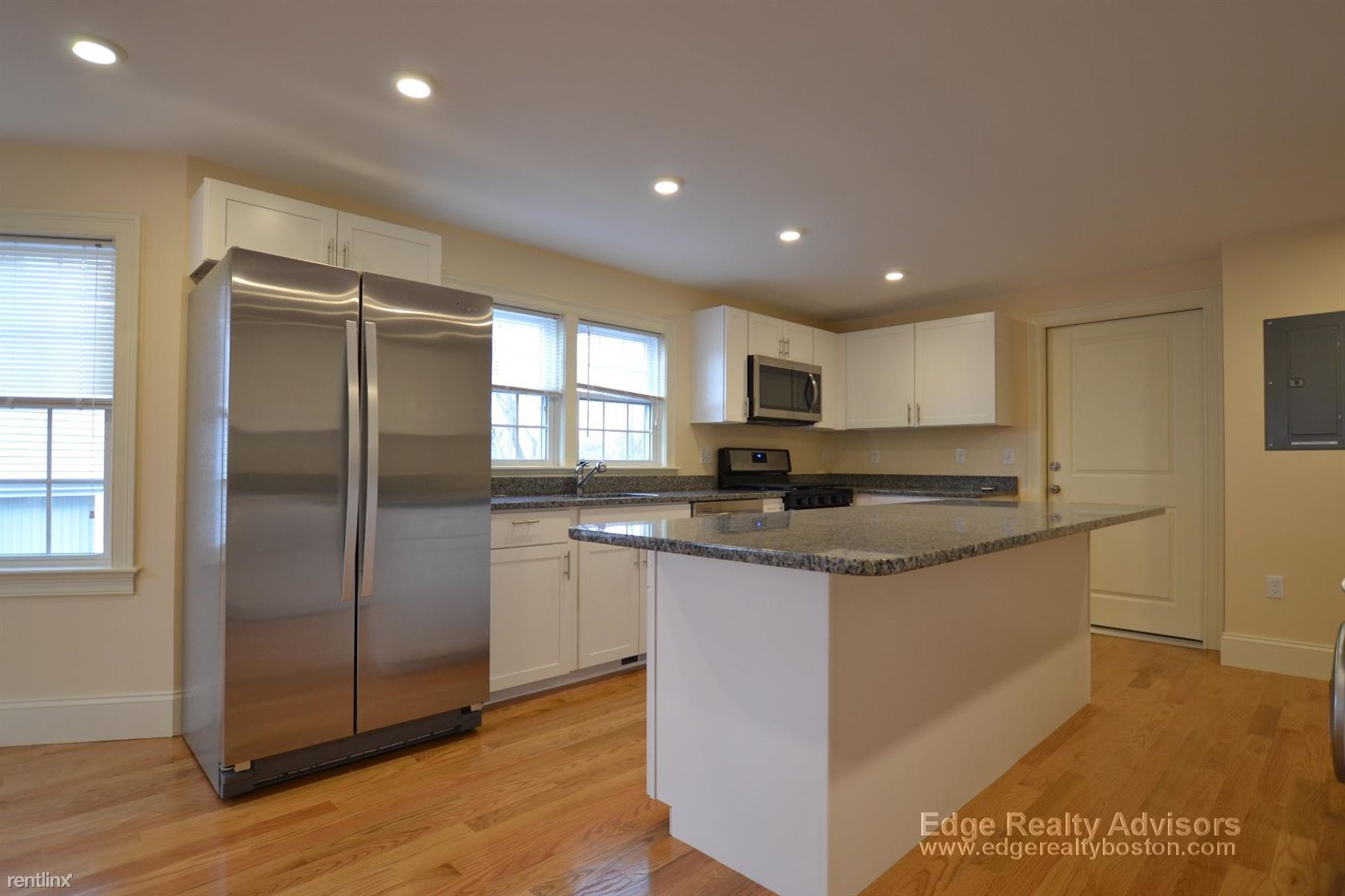 30 Willow St