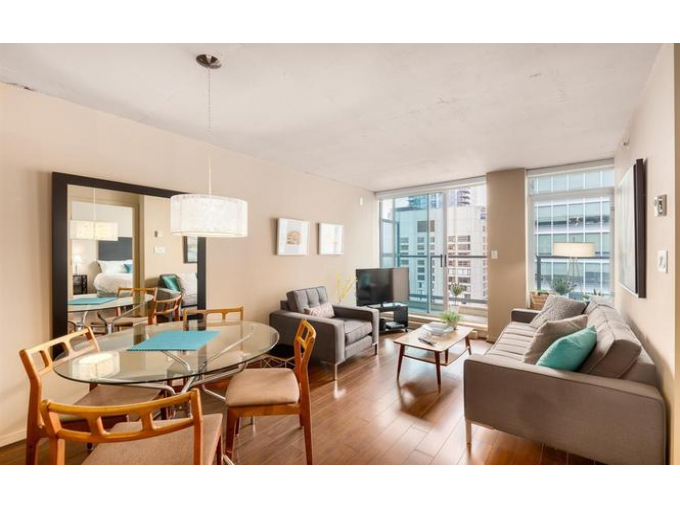 Centrally Located Downtown 1 Bedroom with Den 